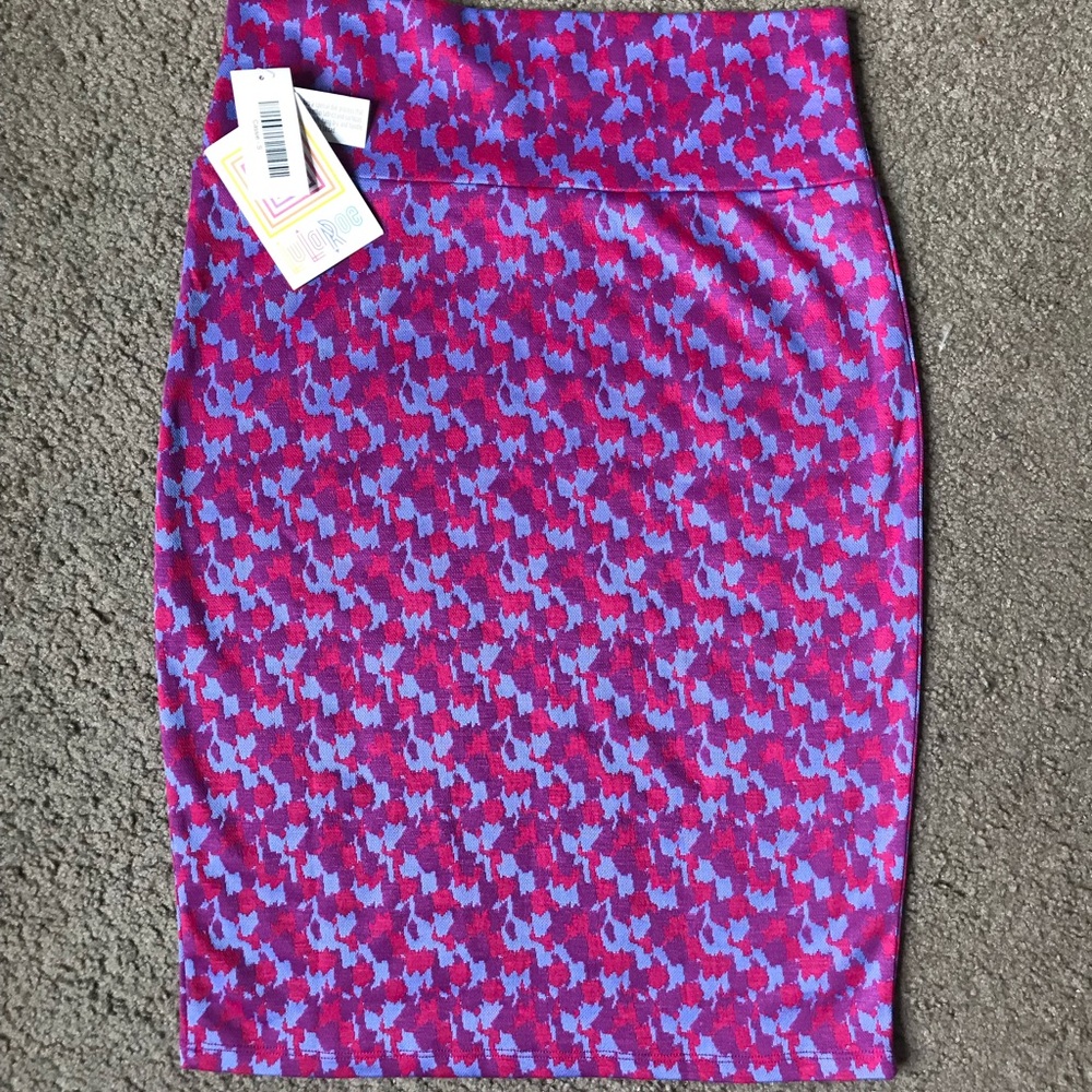 Lularoe Small Cassie Skirt. NWT